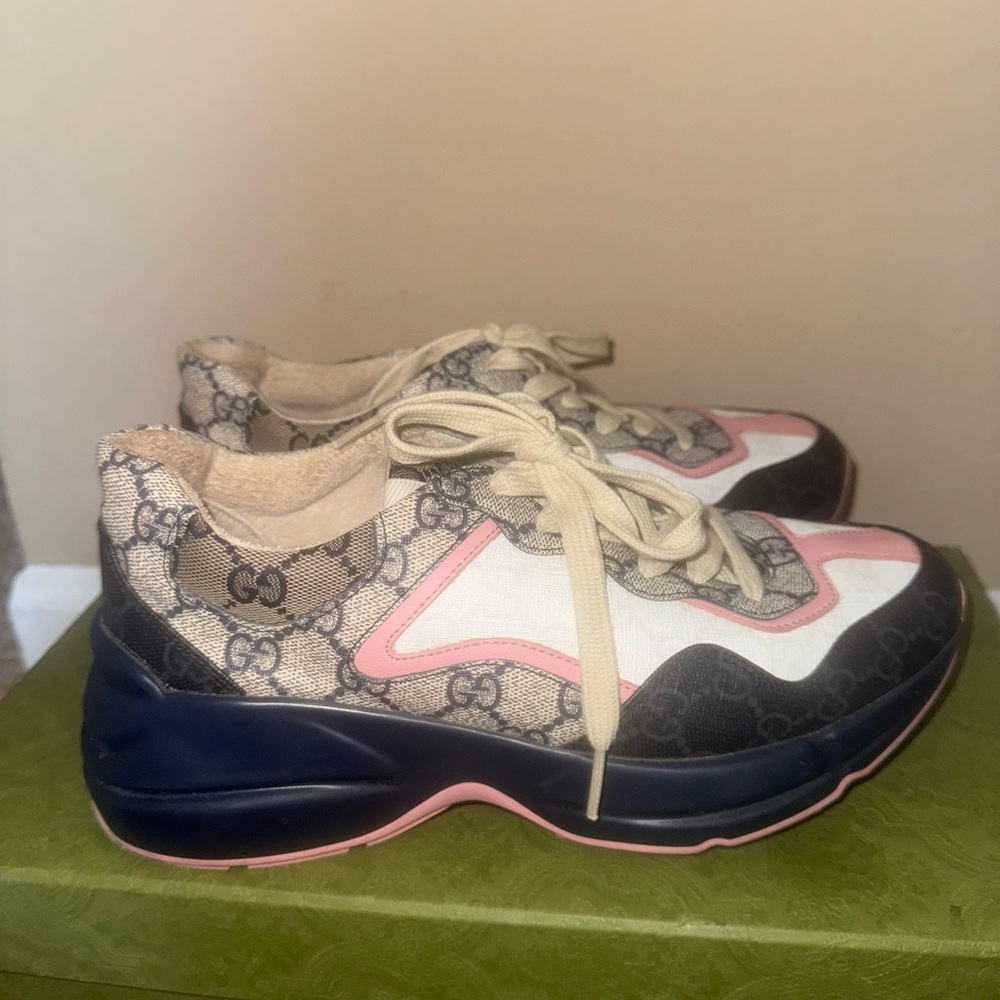 Gucci Pink and White Lace-Up Sneakers - Picture 2 of 7